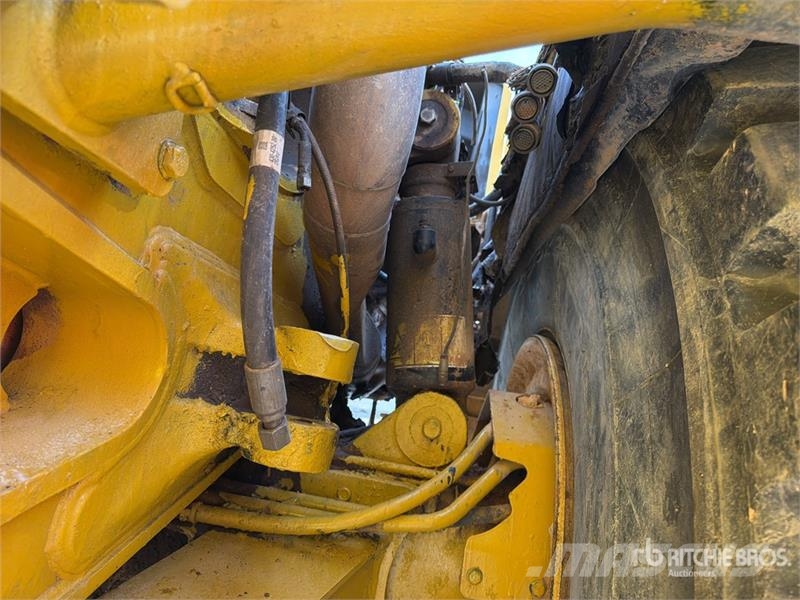 CAT 745C Zglobni demperi