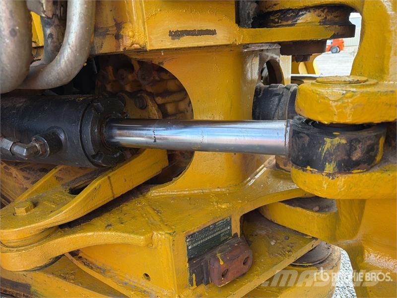 CAT 745C ساحبات مفصلية