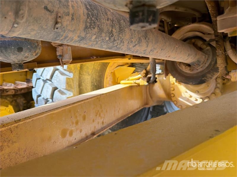CAT 745C Zglobni demperi