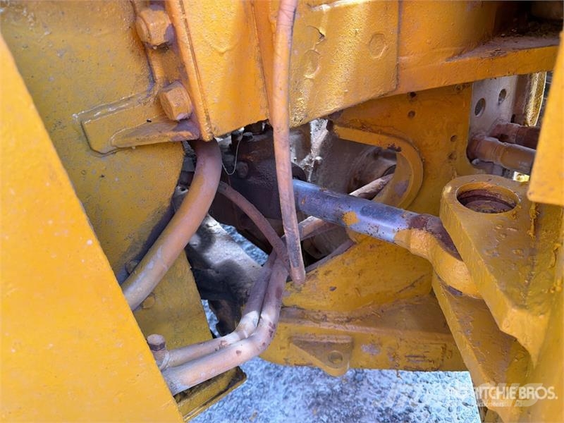 CAT 815 Ущільнювачі грунту
