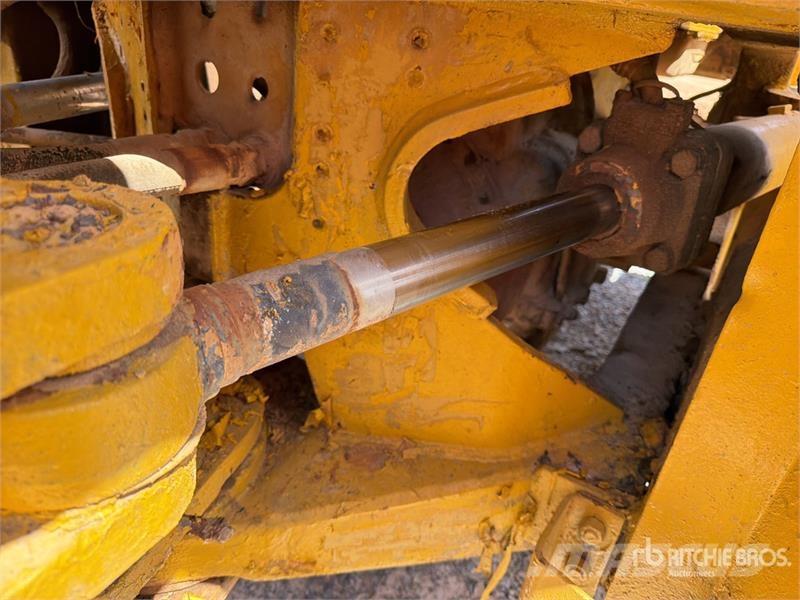 CAT 815 Ущільнювачі грунту