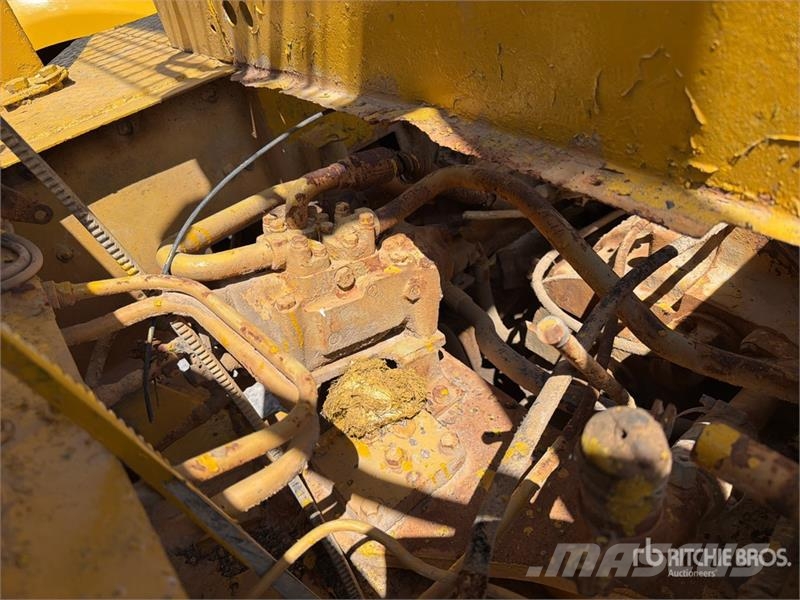 CAT 815 Ущільнювачі грунту