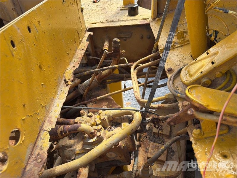CAT 815 Ущільнювачі грунту