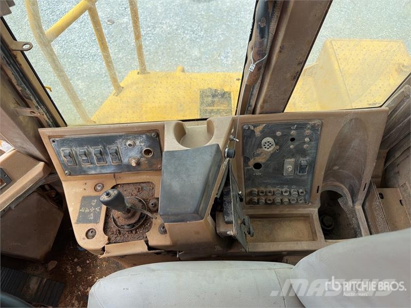 CAT 815F Ущільнювачі грунту