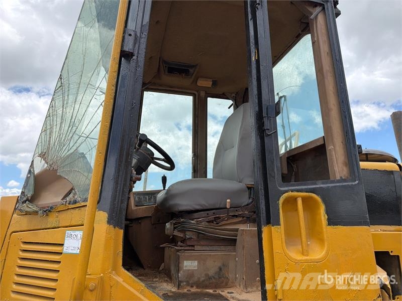 CAT 815F Ущільнювачі грунту