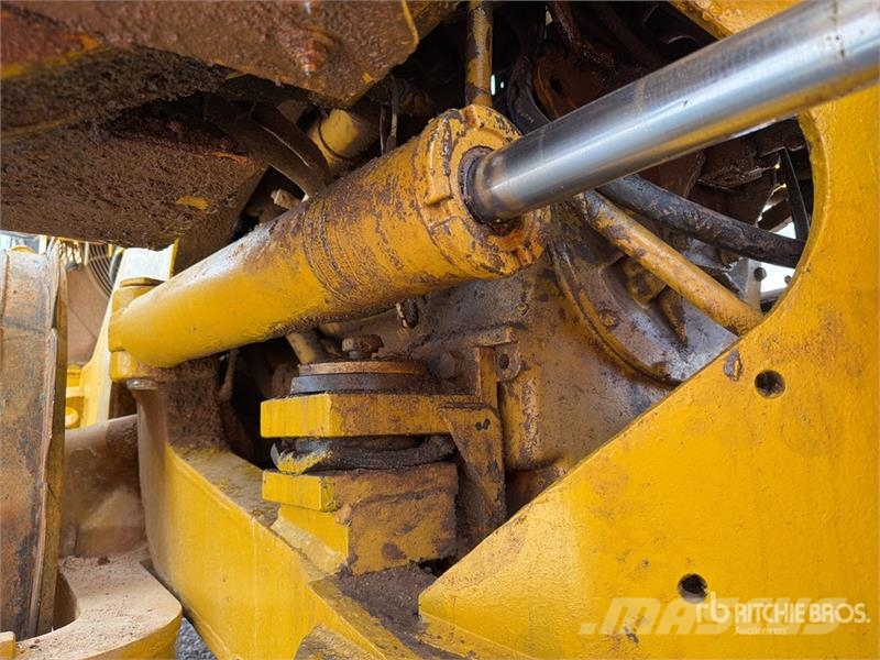 CAT 815F Ущільнювачі грунту