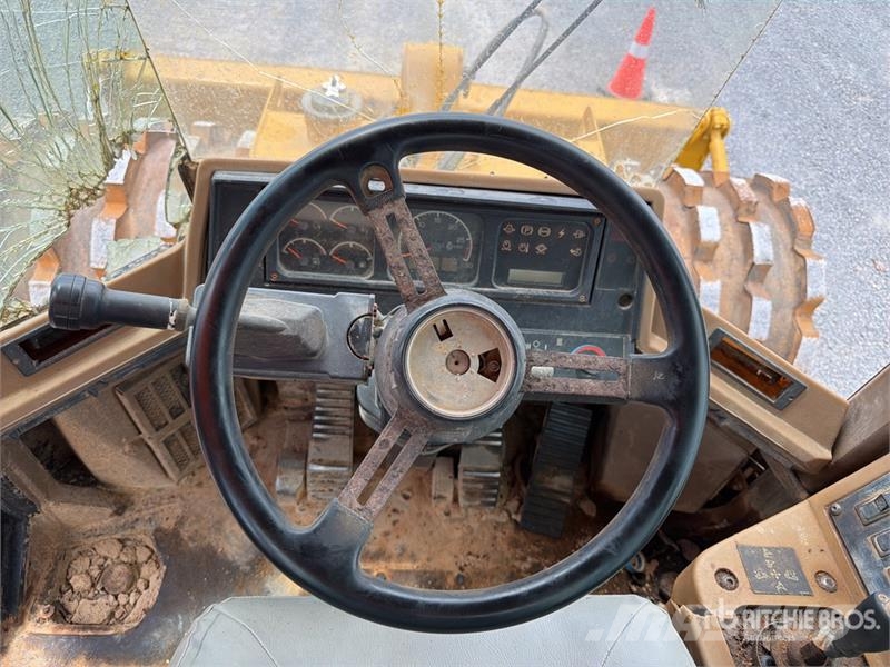 CAT 815F Ущільнювачі грунту
