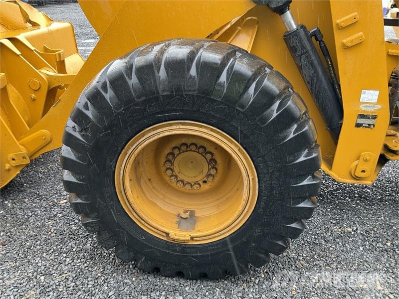 CAT 930K Kolesni nakladalci
