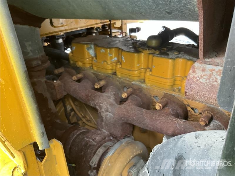 CAT 930K Kolesni nakladalci