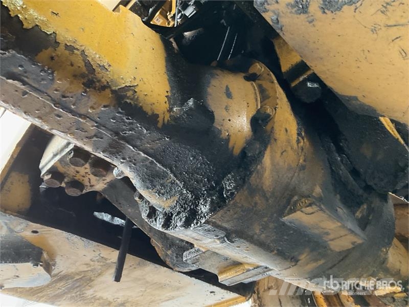 CAT 930K Kolesni nakladalci