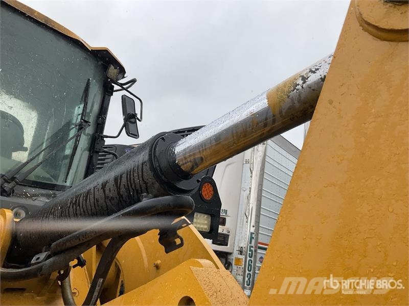 CAT 930K Kolesni nakladalci