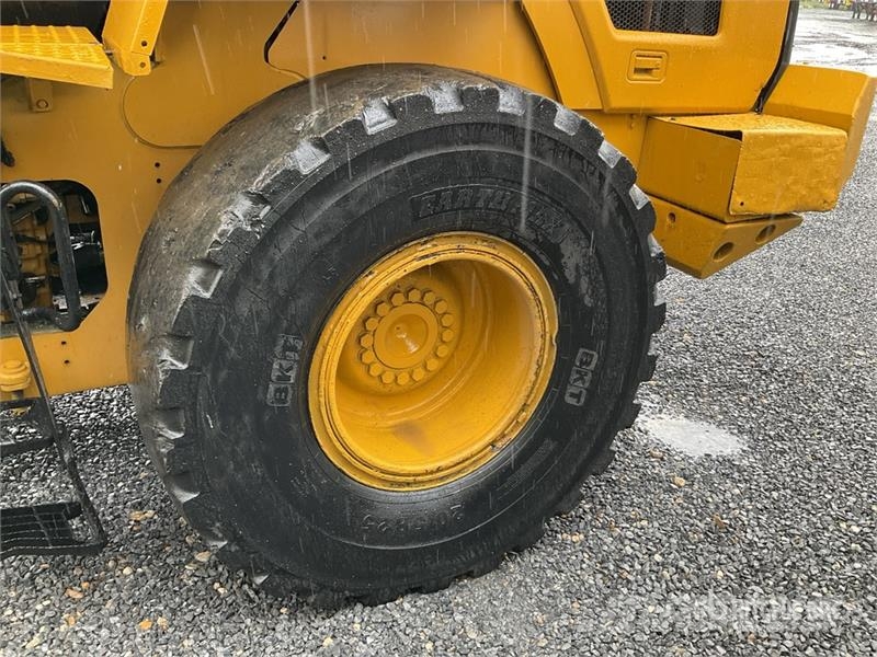 CAT 930K Kolesni nakladalci