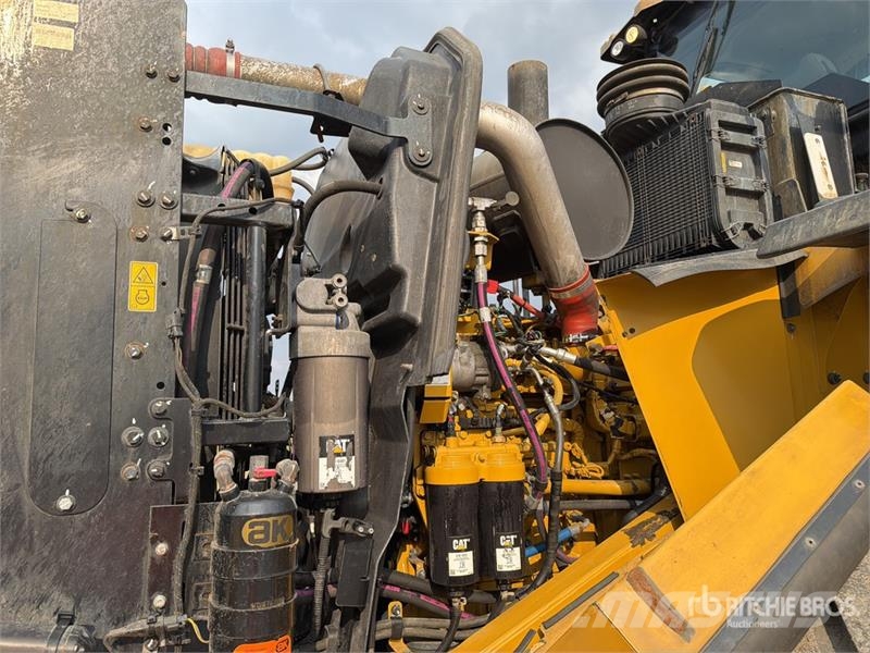 CAT 966 Cargador sobre Neumaticos / Wheel Loader Gumikerekes homlokrakodók