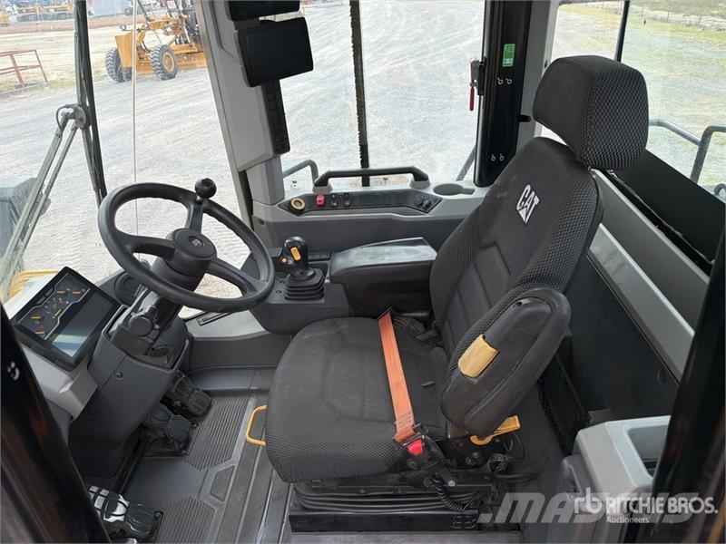 CAT 966 Cargador sobre Neumaticos / Wheel Loader Gumikerekes homlokrakodók