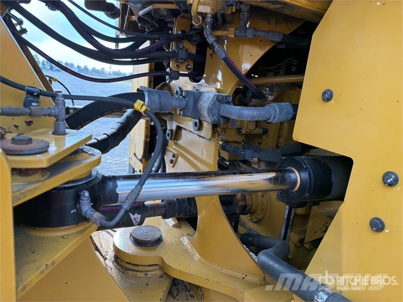 CAT 966 Cargador sobre Neumaticos / Wheel Loader Gumikerekes homlokrakodók
