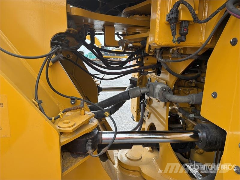 CAT 966 Cargador sobre Neumaticos / Wheel Loader لوادر بعجل