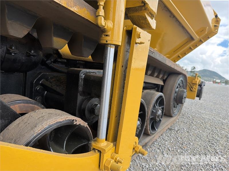 CAT AP655D Finisseur