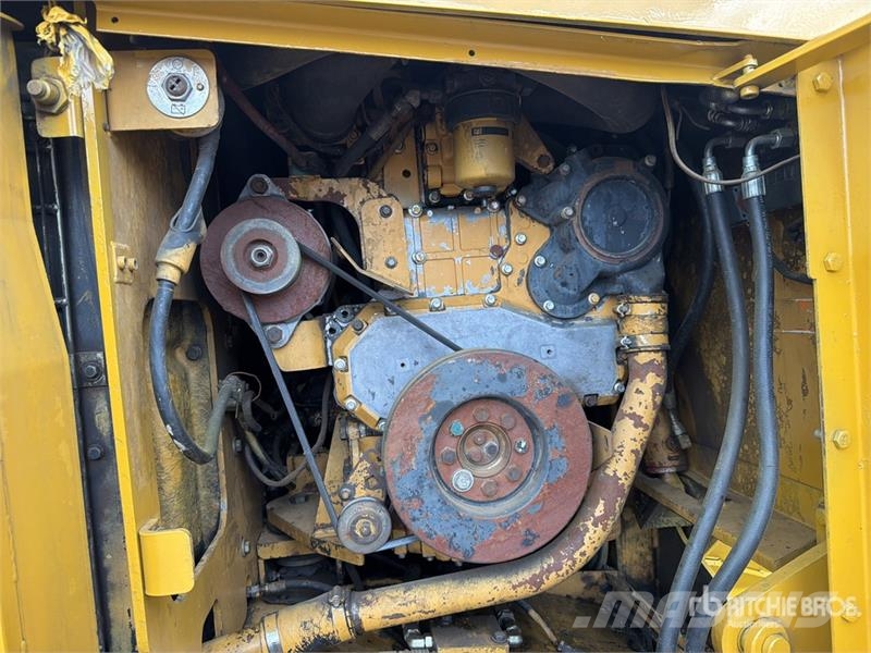 CAT AP655D Finisseur