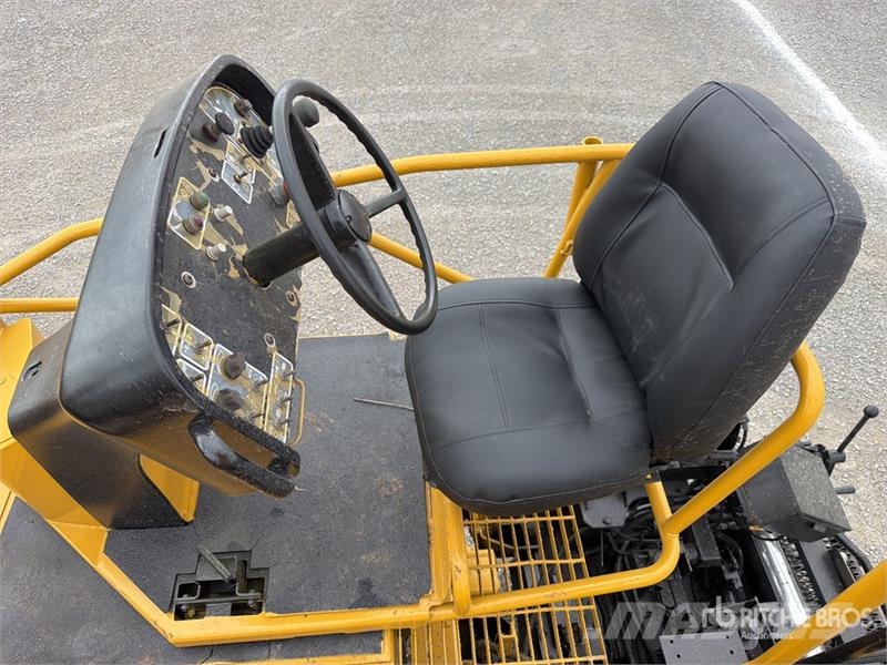 CAT AP655D Finisseur