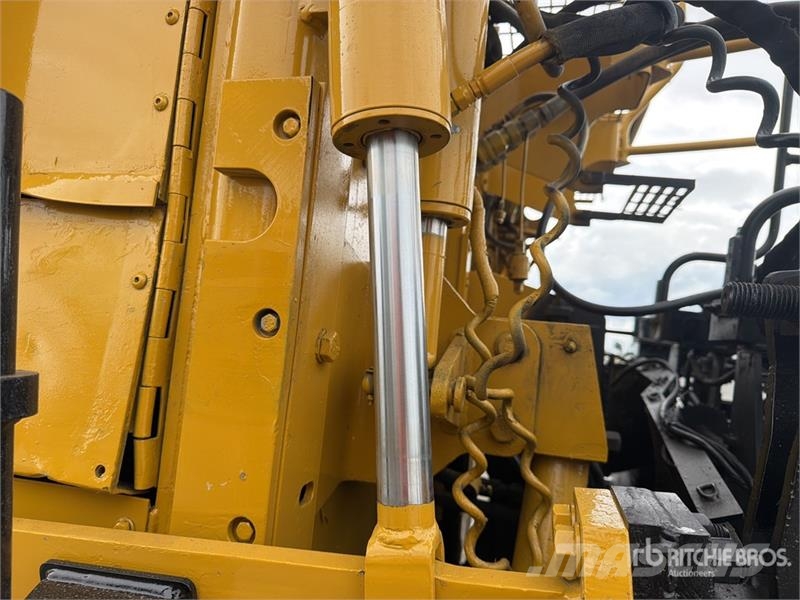 CAT AP655D Finisseur