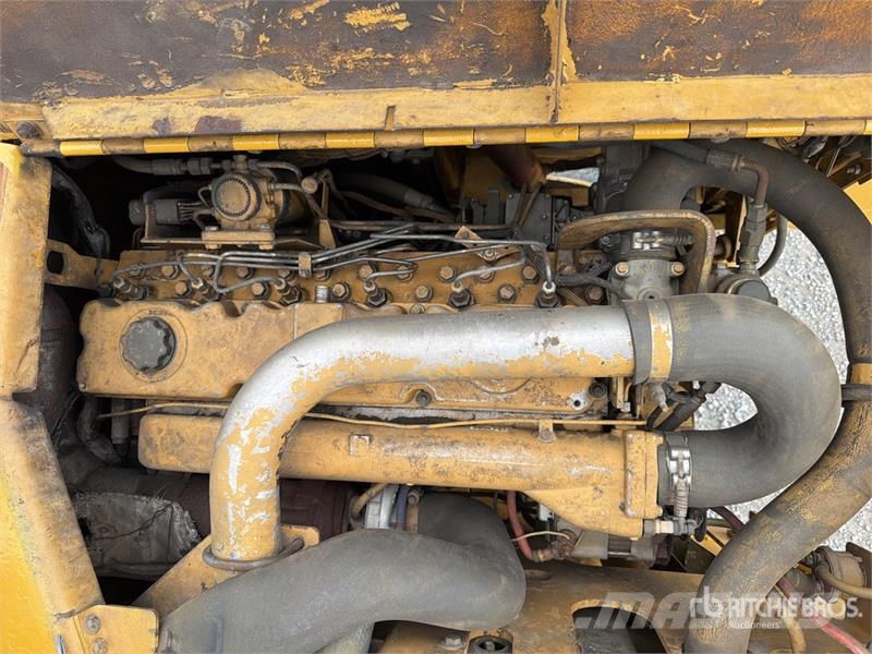 CAT AP655D Finisseur