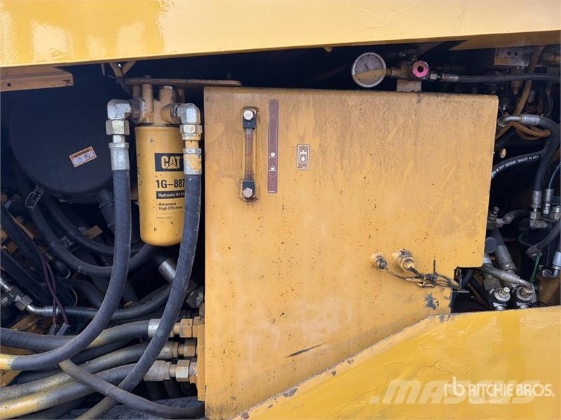 CAT AP655D Finisseur