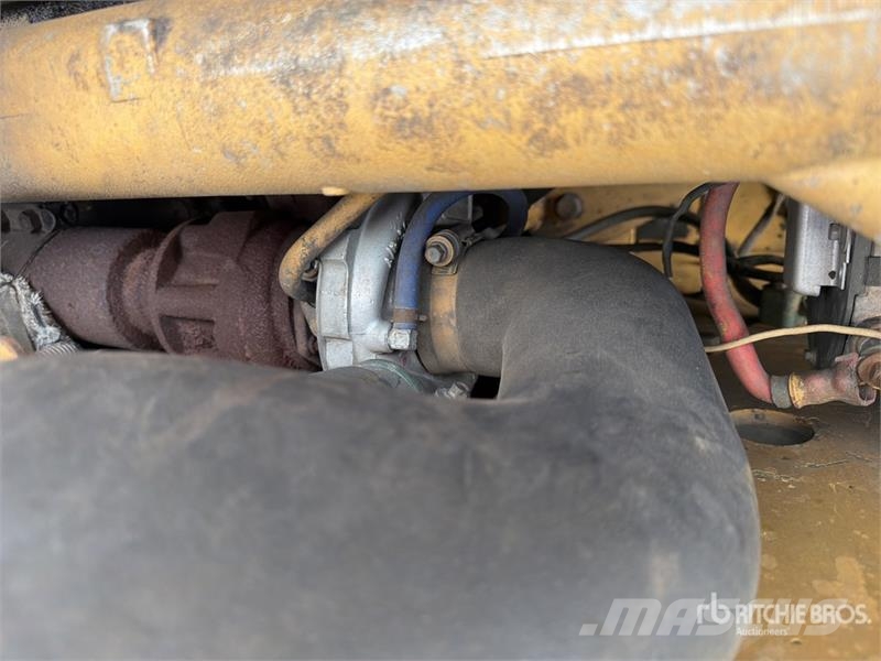 CAT AP655D Finisseur