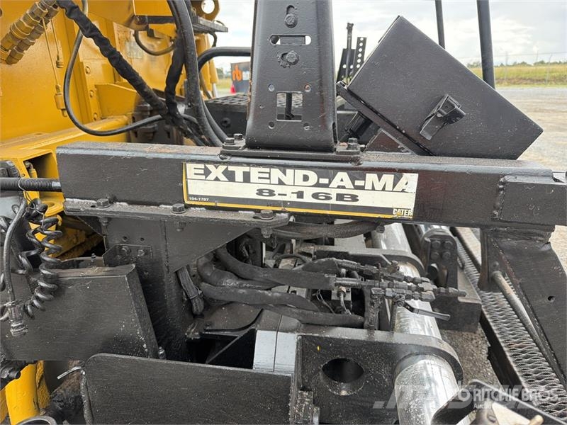 CAT AP655D Finisseur