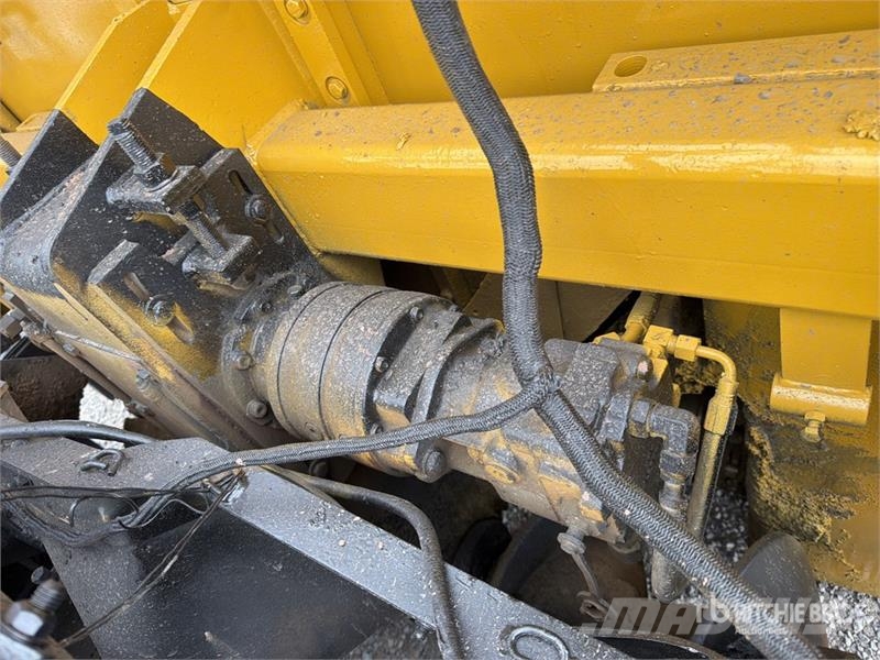 CAT AP655D Finisseur