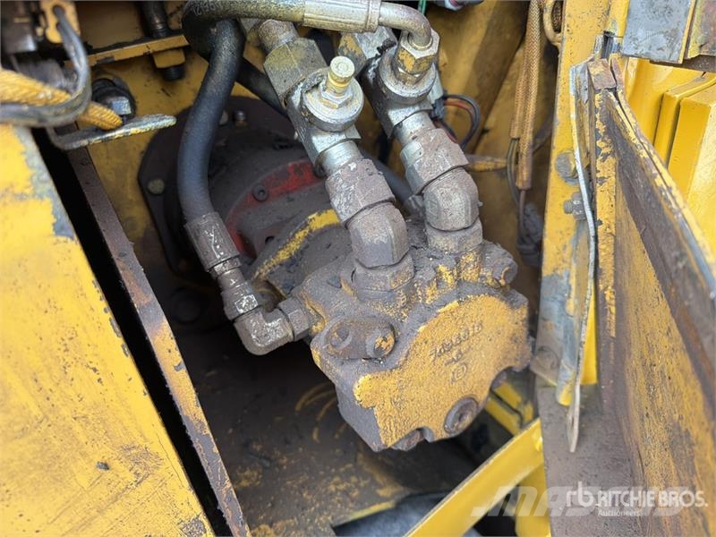 CAT AP655D Finisseur