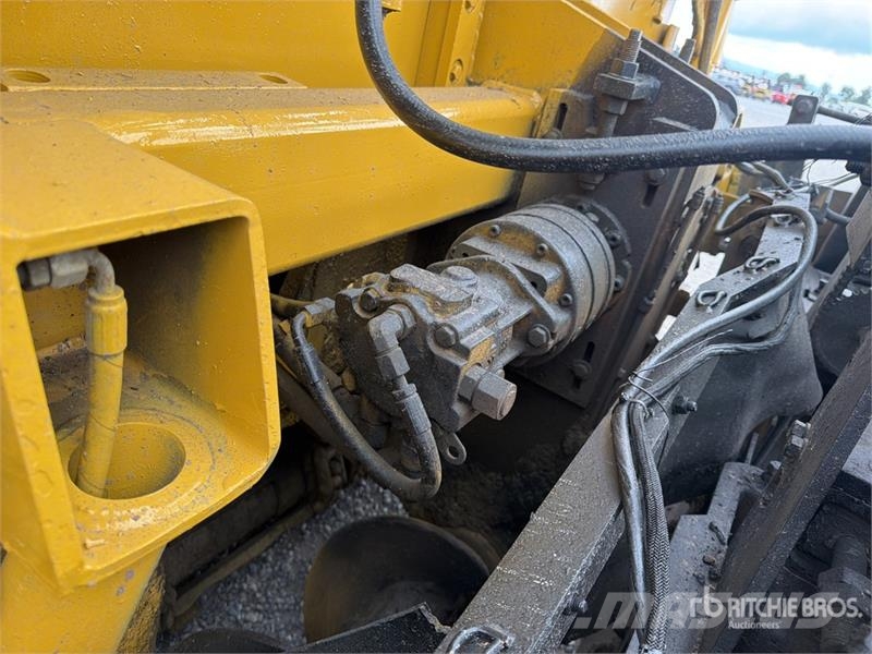 CAT AP655D Finisseur