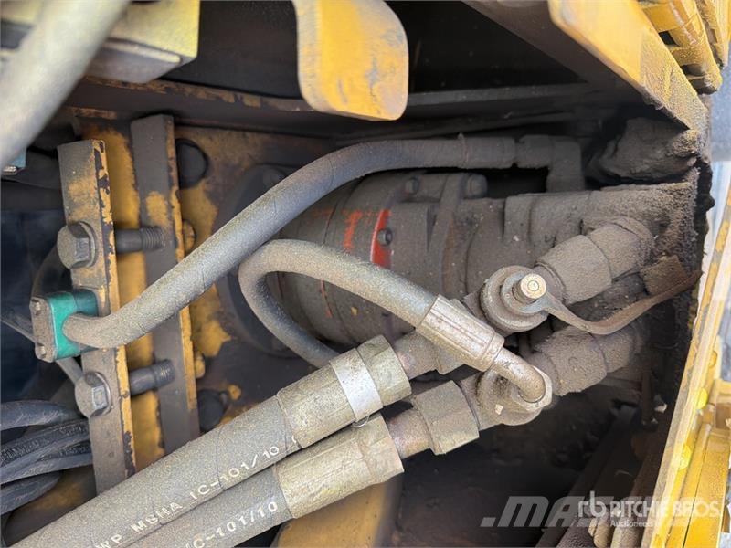 CAT AP655D Finisseur