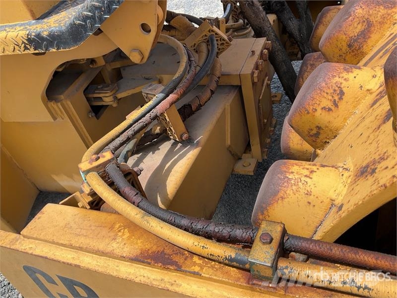 CAT CP433C Rodillo de Pisones / Padfoot Drum Compactor Egydobos hengerek