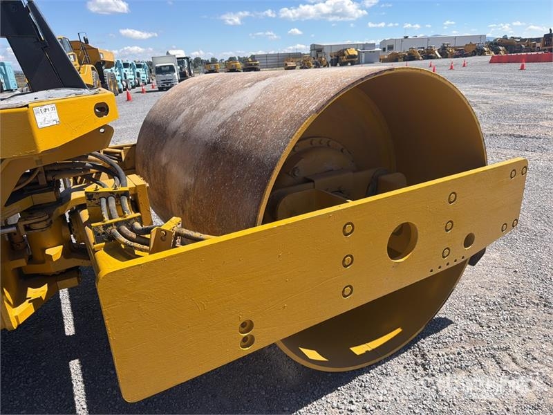 CAT CS-533D Rodillo / Smooth Drum Compactor Egydobos hengerek