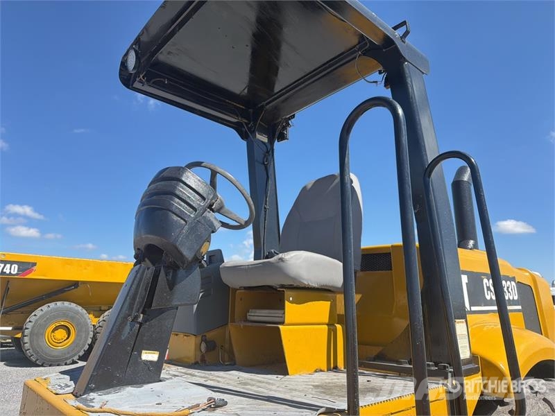 CAT CS-533D Rodillo / Smooth Drum Compactor Egydobos hengerek