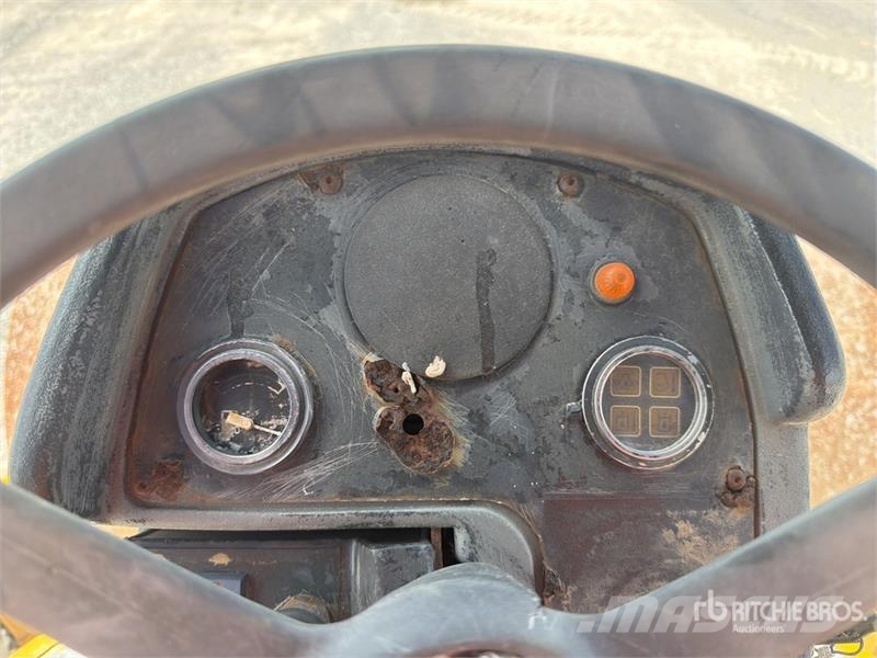 CAT CS-533D Rodillo / Smooth Drum Compactor Egydobos hengerek
