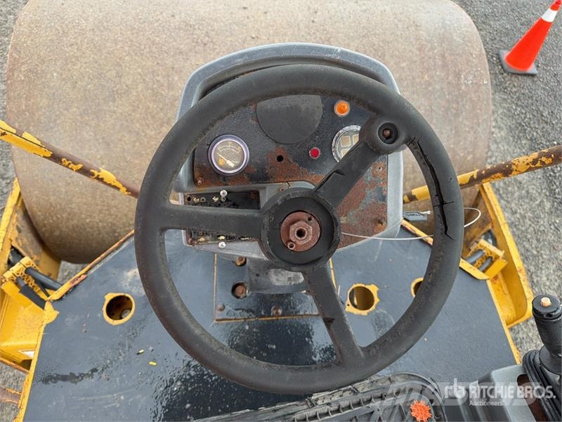 CAT CS-533E Rodillo / Smooth Drum Compactor مداحل أحادية الأسطوانة