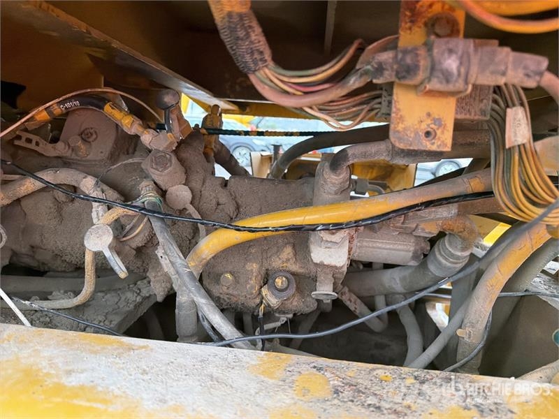 CAT CS-533E Rodillo / Smooth Drum Compactor مداحل أحادية الأسطوانة