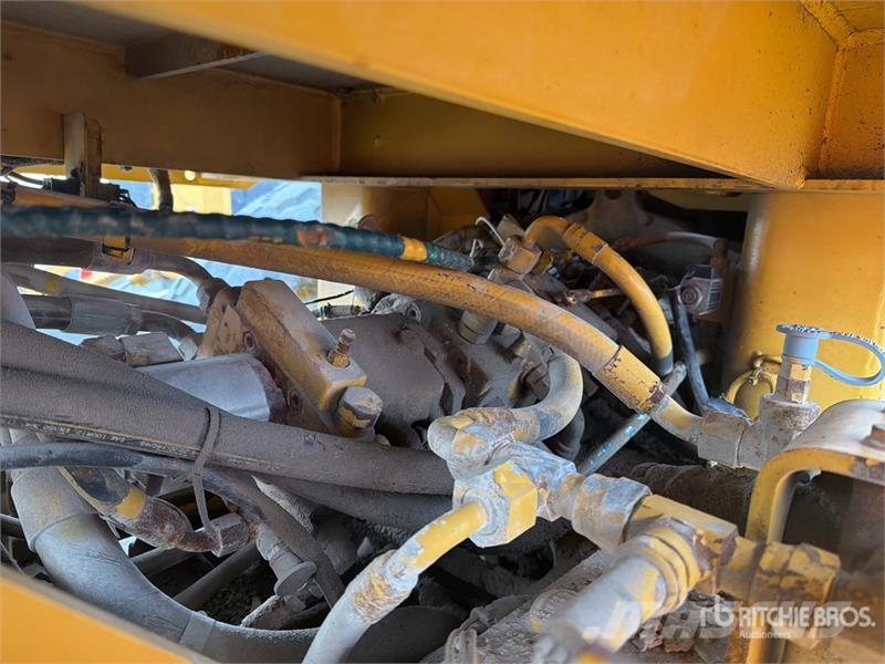 CAT CS-533E Rodillo / Smooth Drum Compactor مداحل أحادية الأسطوانة
