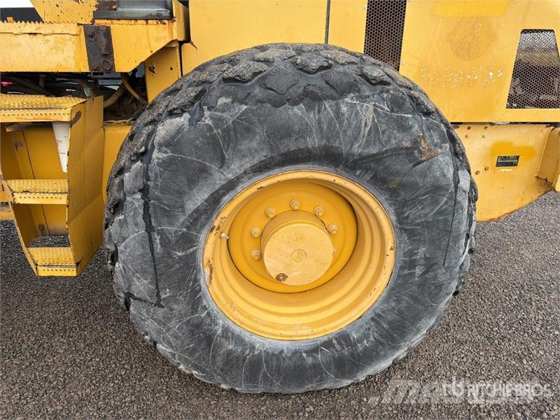 CAT CS-533E Rodillo / Smooth Drum Compactor مداحل أحادية الأسطوانة