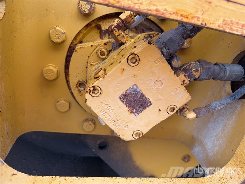 CAT CS-533E Rodillo / Smooth Drum Compactor مداحل أحادية الأسطوانة