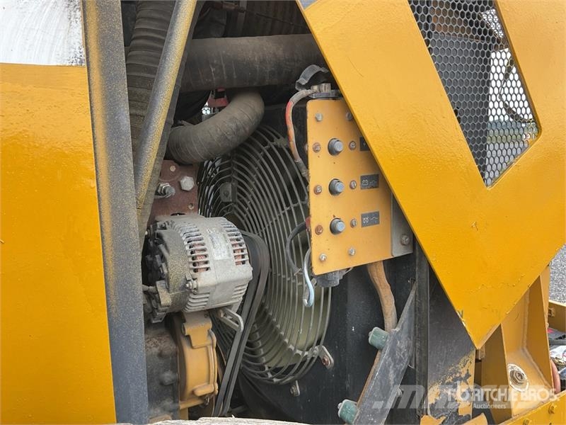 CAT CS-533E Rodillo / Smooth Drum Compactor Грунтові котки