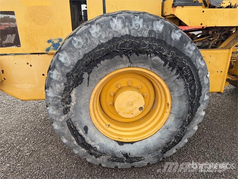 CAT CS-533E Rodillo / Smooth Drum Compactor مداحل أحادية الأسطوانة