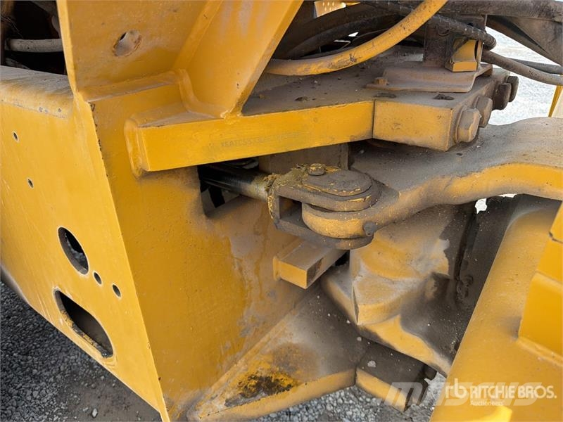 CAT CS533D Rodillo / Smooth Drum Compactor Valjci sa jednim bubnjem
