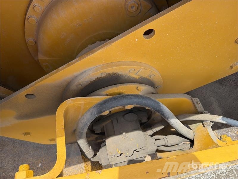 CAT CS533D Rodillo / Smooth Drum Compactor Valjci sa jednim bubnjem