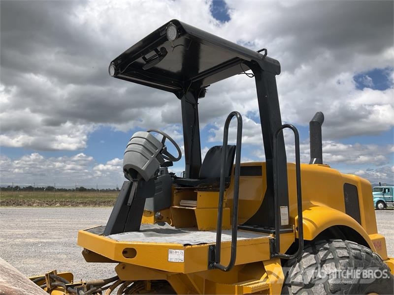 CAT CS533D Rodillo / Smooth Drum Compactor Tek tamburlu silindirler