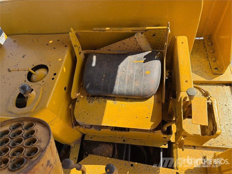 CAT D7G Гусеничные бульдозеры