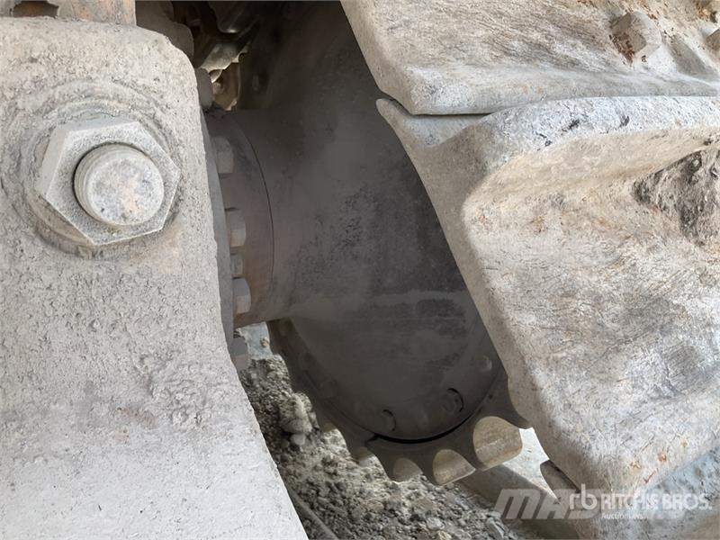 CAT D8R بلدوزرات مجنزرة