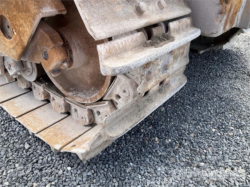 CAT D8R بلدوزرات مجنزرة
