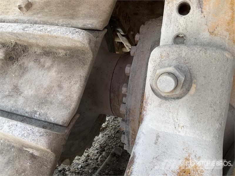 CAT D8R بلدوزرات مجنزرة